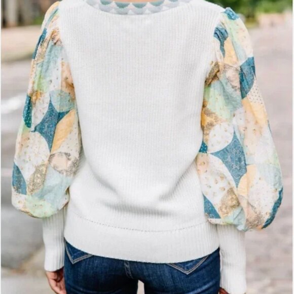 Fate Cream Crewneck Sweater with Multicolor Puff Sleeves - Picture 4 of 11